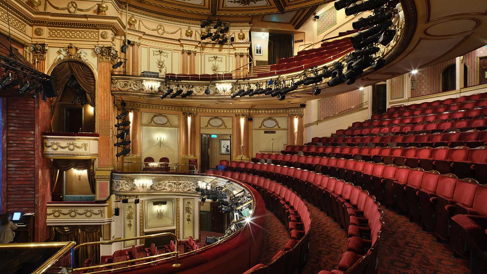 Gielgud Theatre | Delfont Mackintosh Theatres